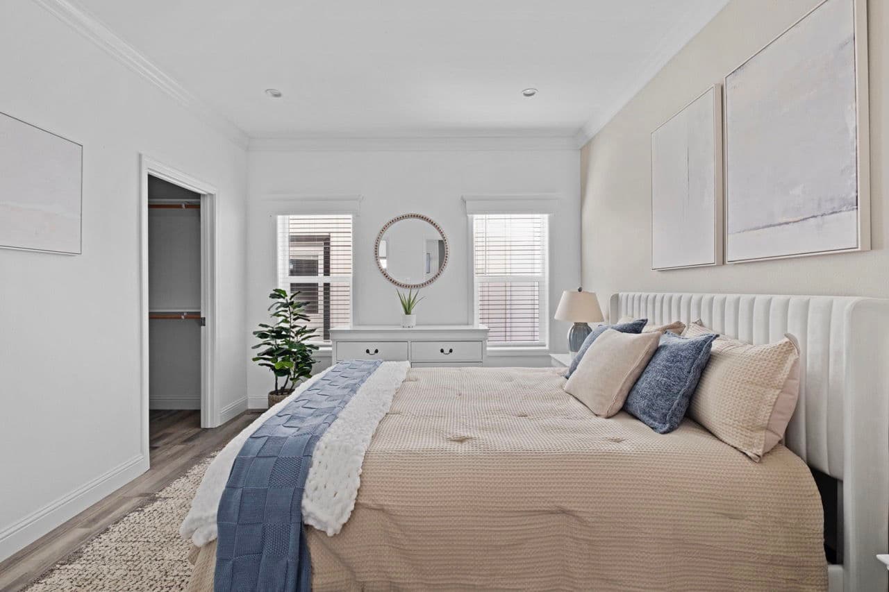 Humboldt bay - 52 x 23'4" bedroom home features