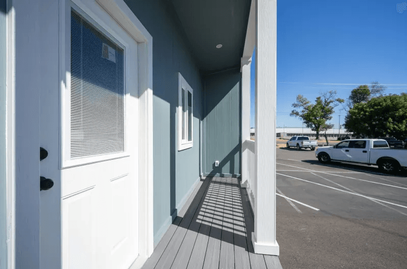 Ath-16 exterior home features