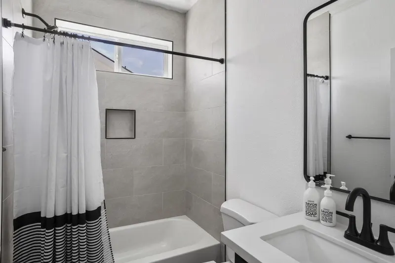 Humboldt bay bathroom home features