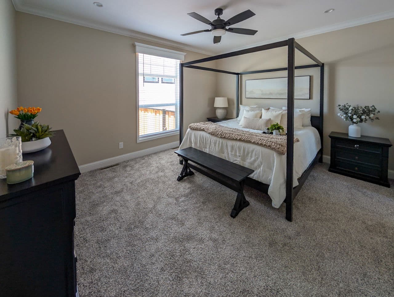 Drakes bay bedroom home features