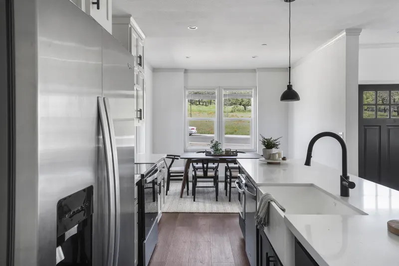 Humboldt bay kitchen home features