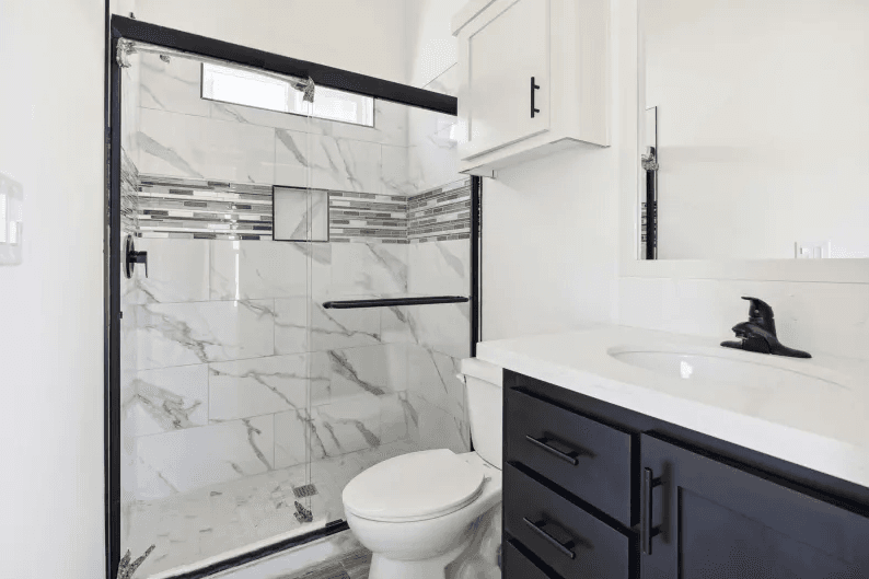 Ath-21l bathroom home features