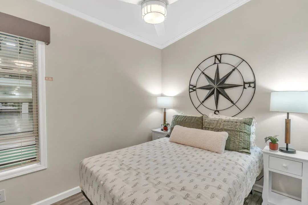 Shpk-23l bedroom home features