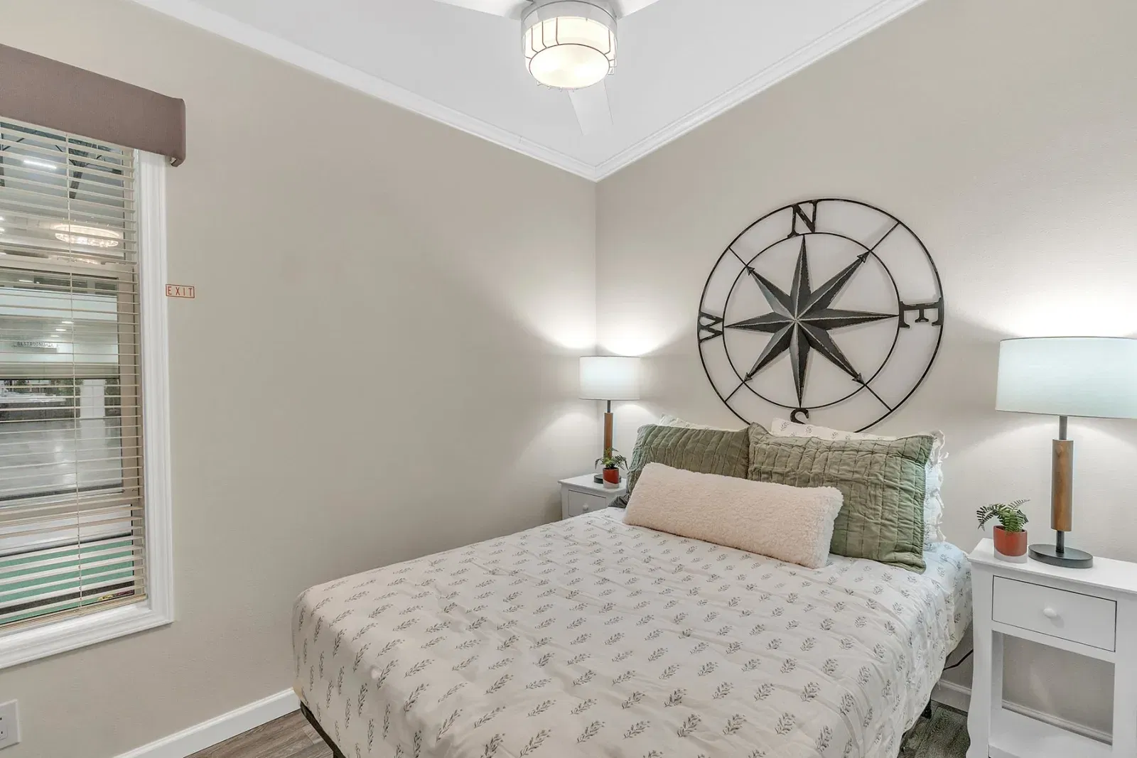 Shpk-23l bedroom home features