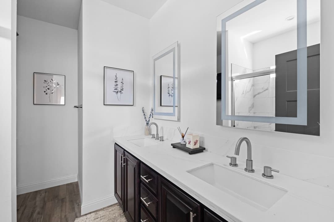 Humboldt bay - 52 x 23'4" bathroom home features