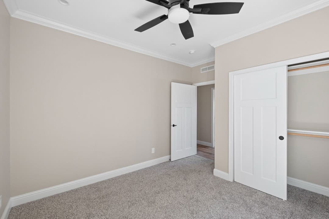 Drakes bay bedroom home features