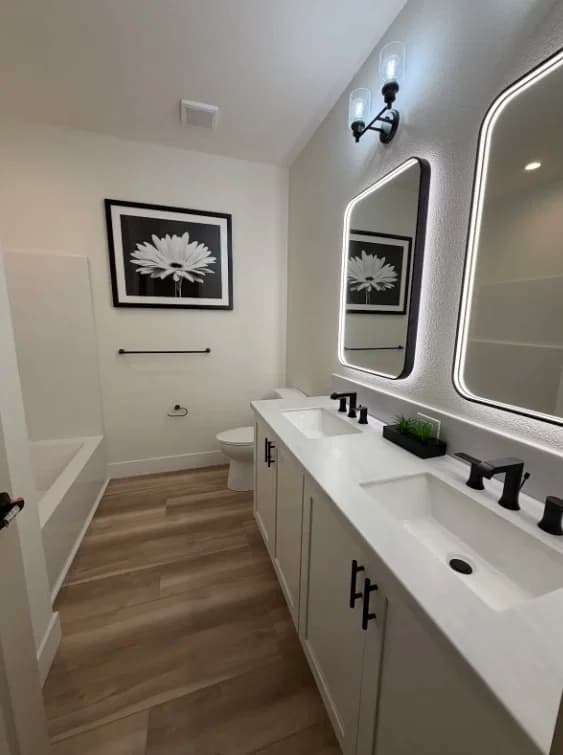 Roberto bathroom home features