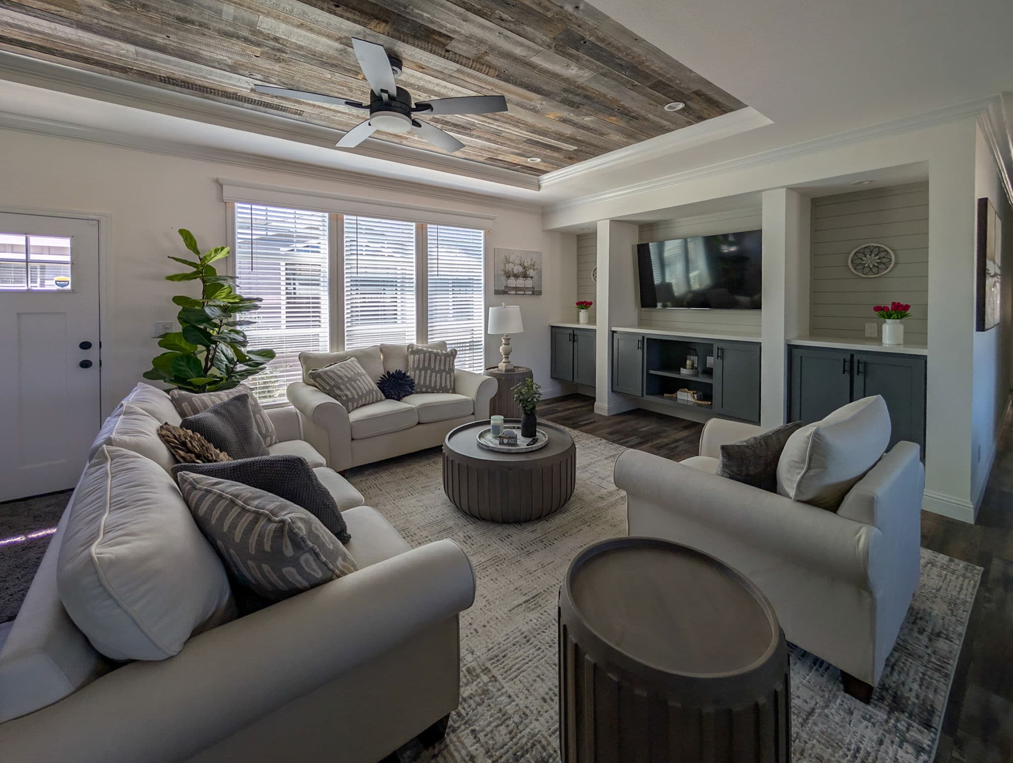 Orchid 64 interior home features