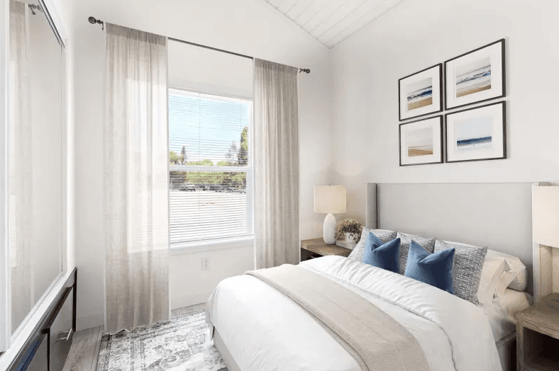 Ath-12l bedroom home features