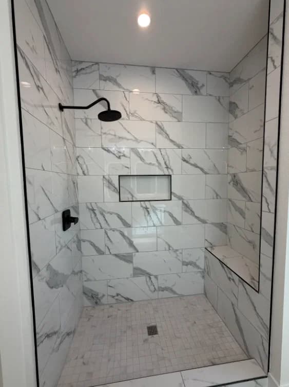 Roberto bathroom home features