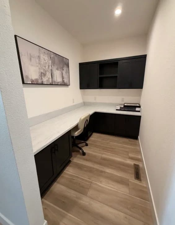 Roberto interior home features