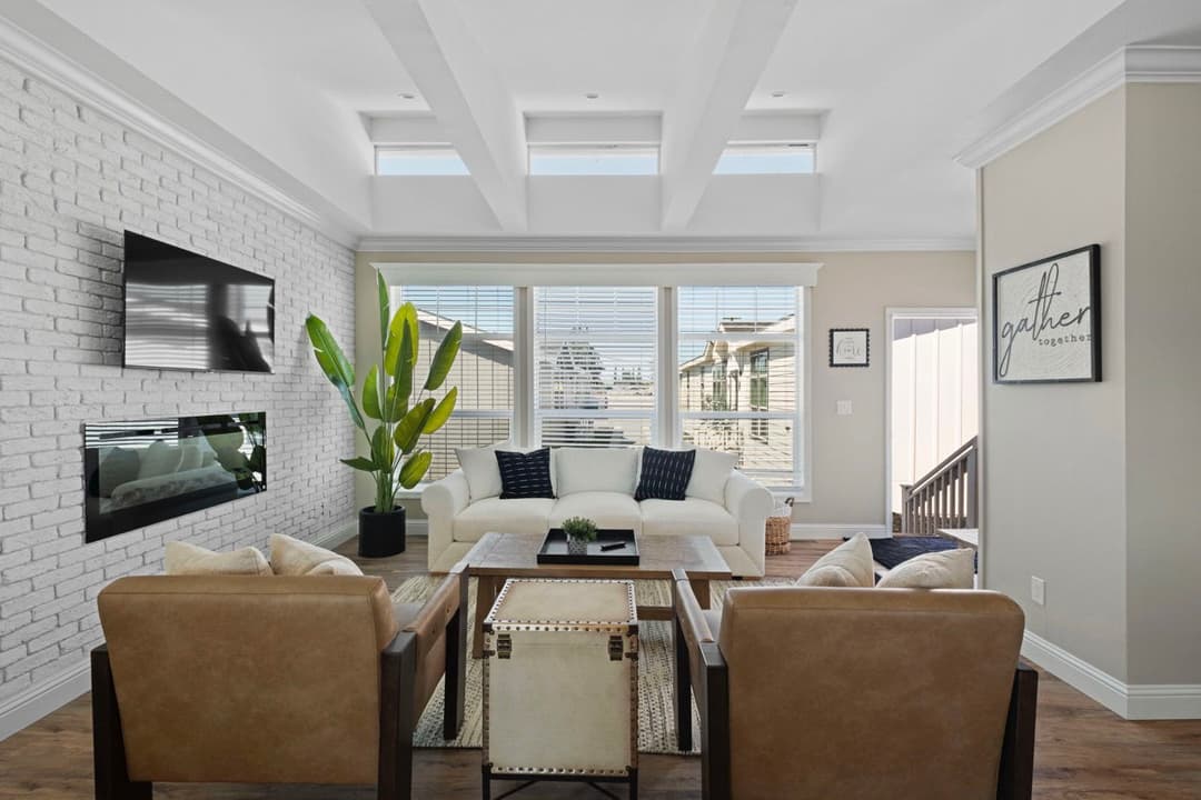 Drakes bay interior home features