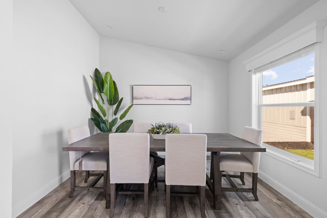 Elmore bay (a) bedroom home features