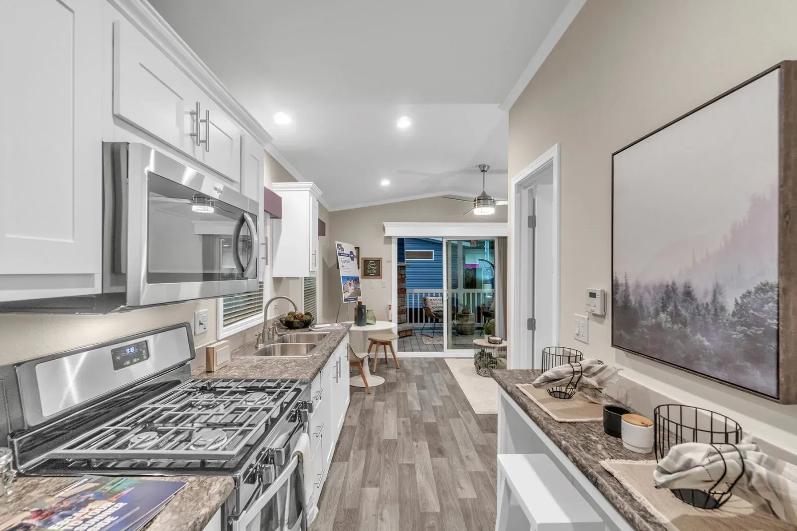 Ath-07 hero and kitchen home features