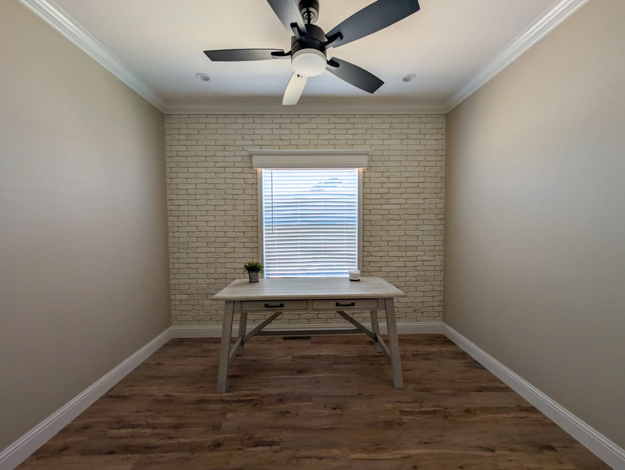 Drakes bay interior home features