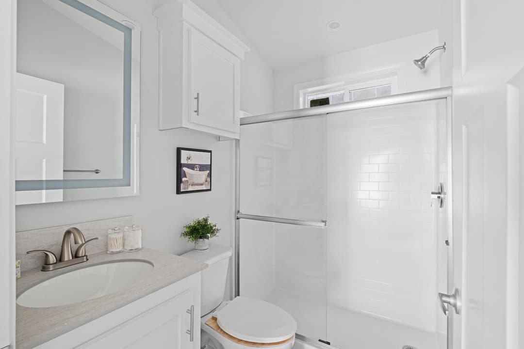 Elmore bay (a) bathroom home features