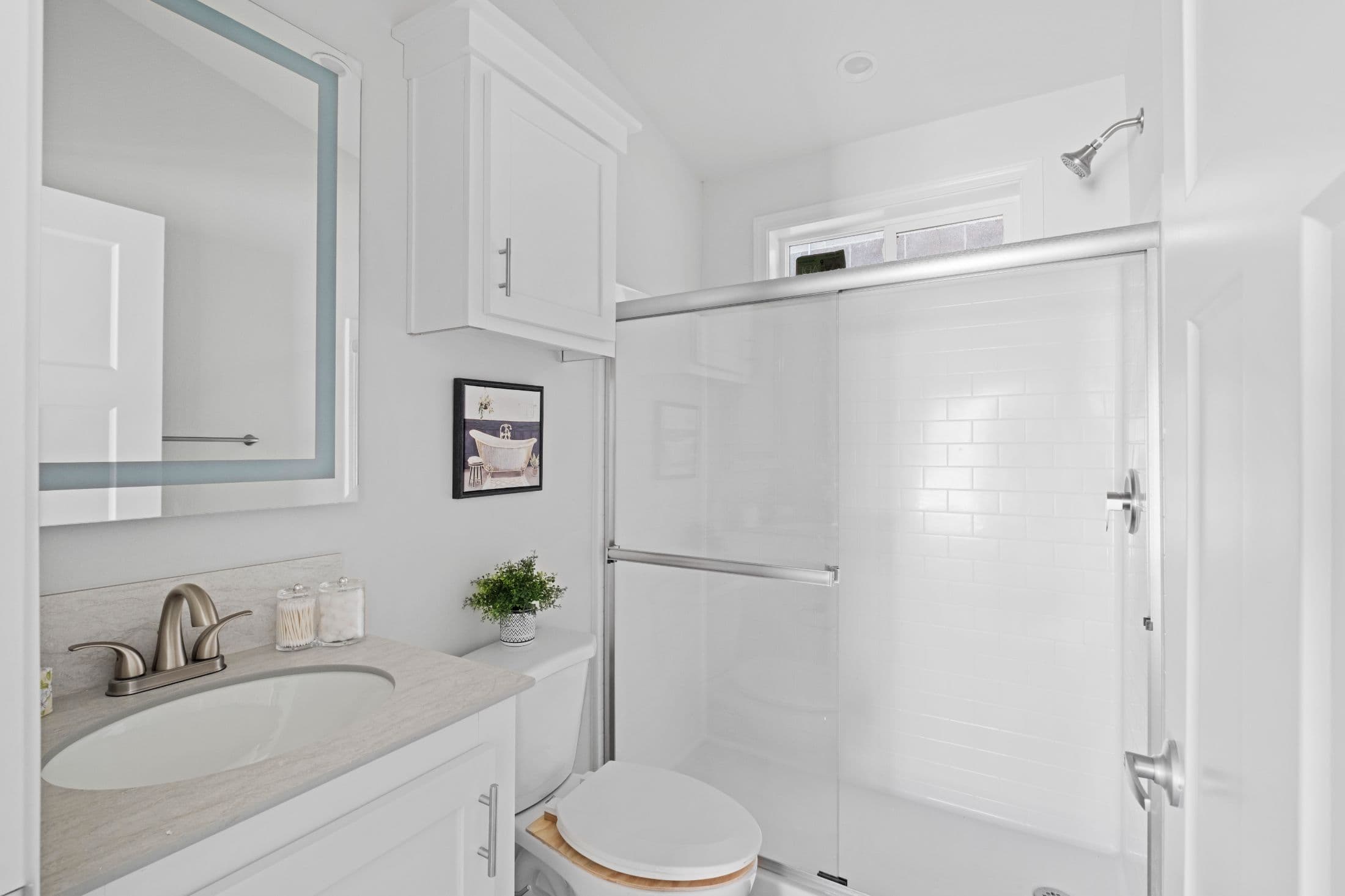 Elmore bay (a) bathroom home features