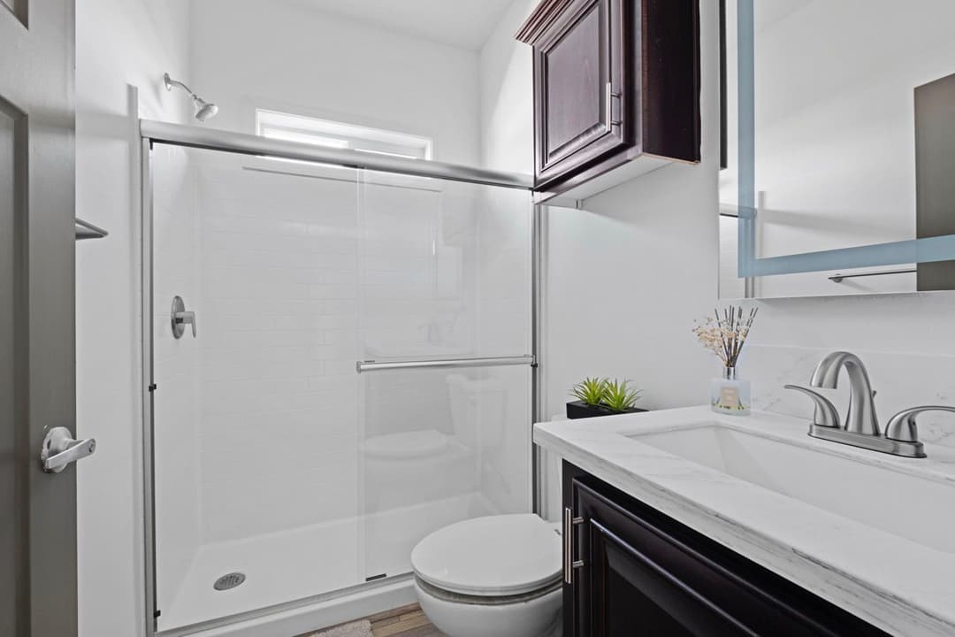 Humboldt bay - 52 x 23'4" bathroom home features