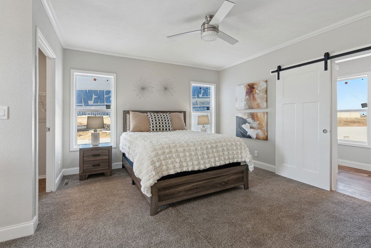 Grand canyon bedroom home features