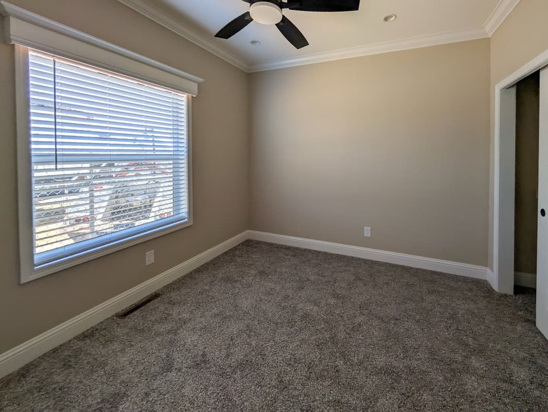 Drakes bay bedroom home features