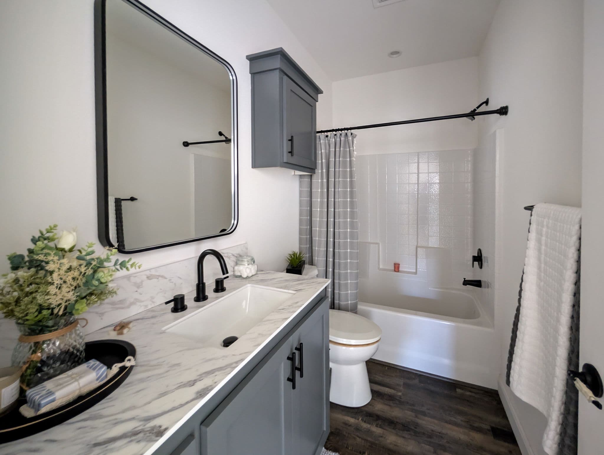 Orchid 64 bathroom home features