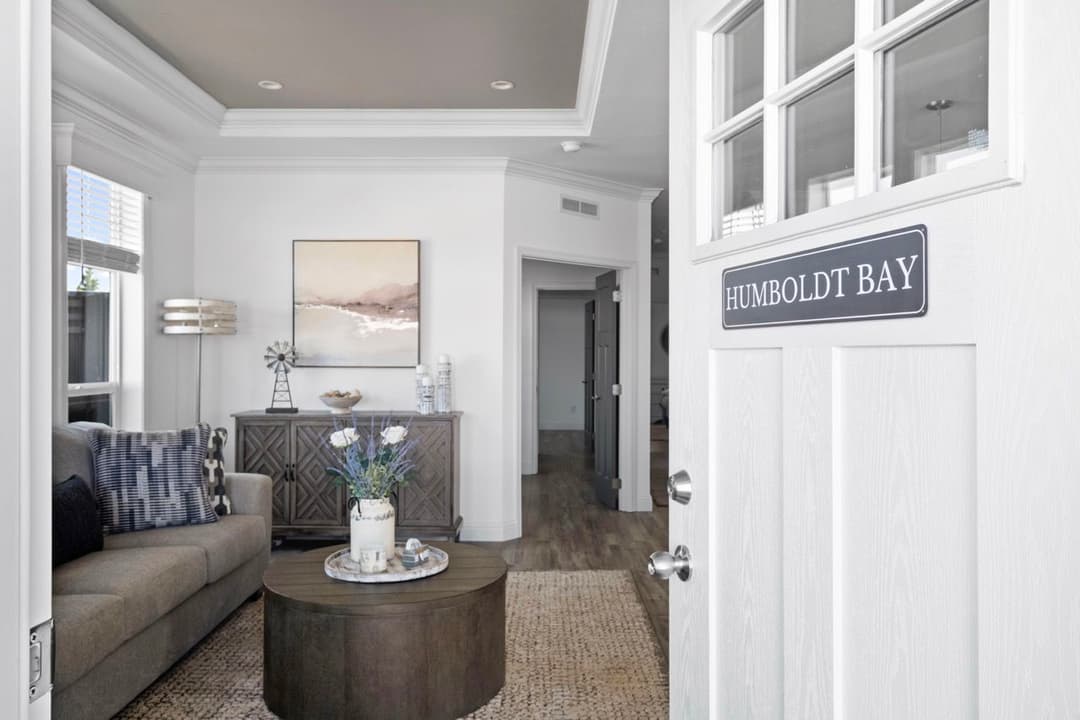 Humboldt bay - 52 x 23'4" interior home features