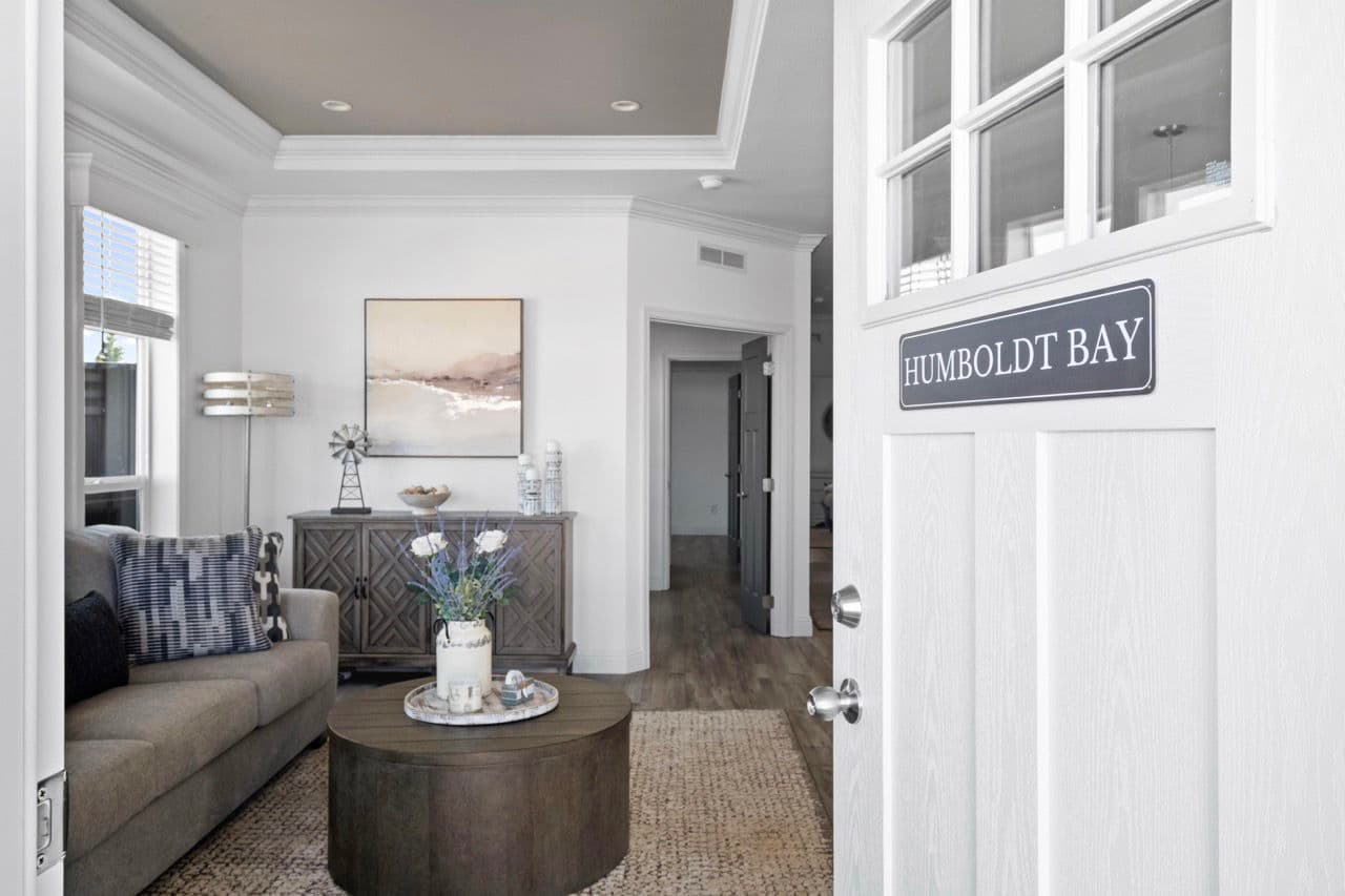 Humboldt bay - 52 x 23'4" interior home features